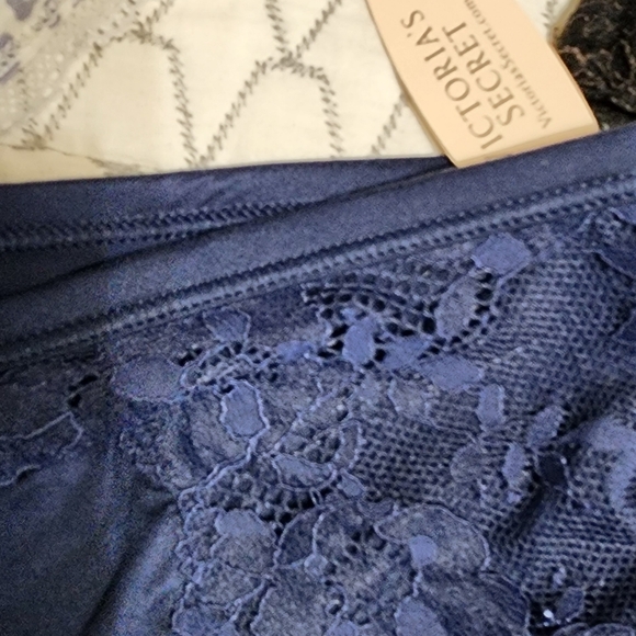 Victoria Secret Hip Hugger panties. - Picture 3 of 3